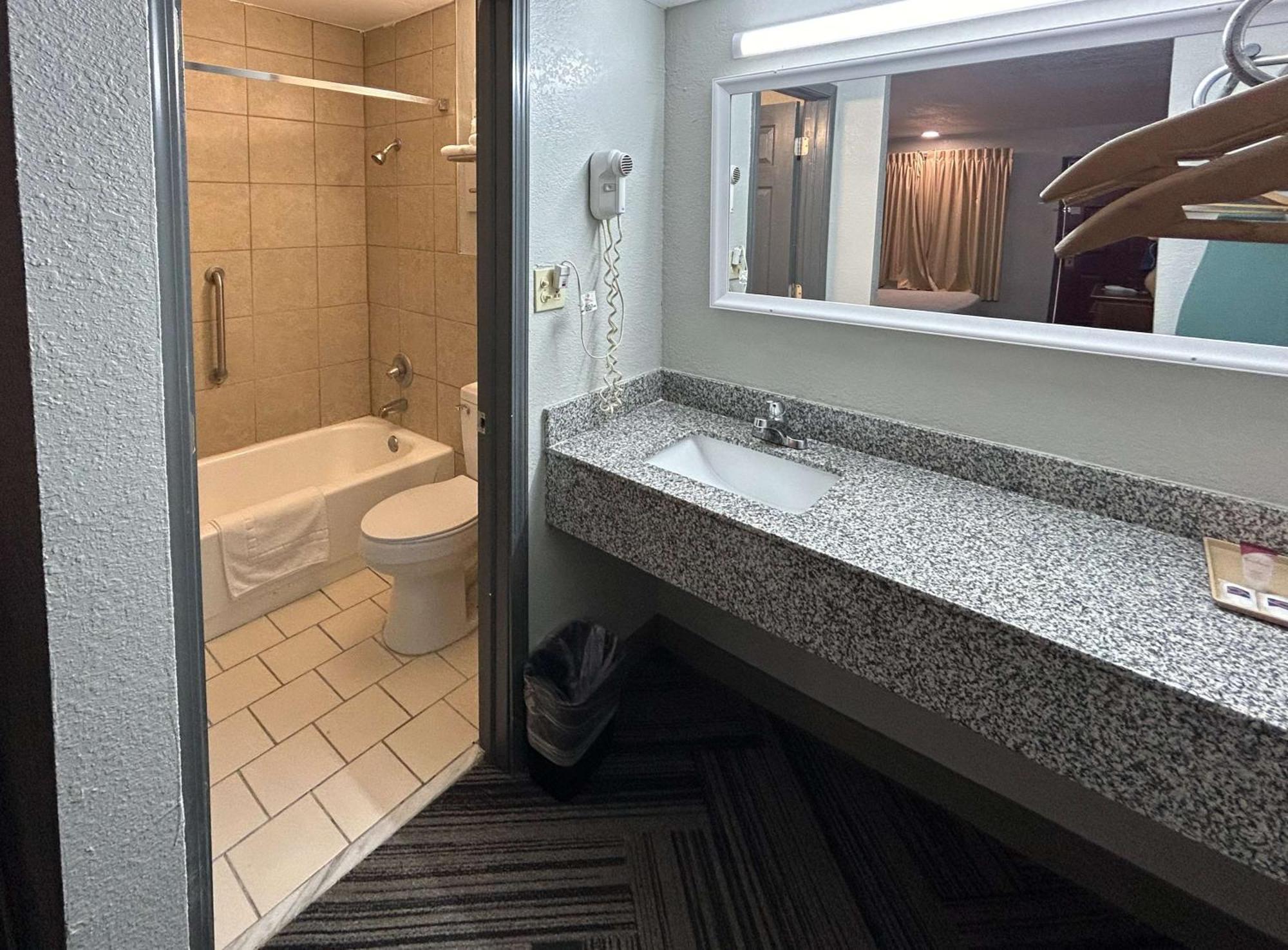 Motel 6 Ada Ok Ngoại thất bức ảnh